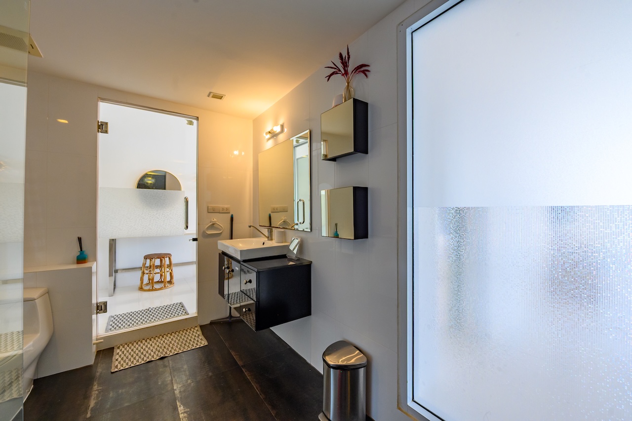 Bang Rak Sea View Condo Apartments For Sale Bathroom