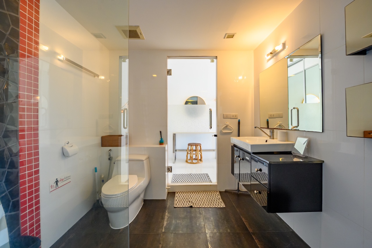 Bang Rak Sea View Condo Apartments For Sale Bathroom