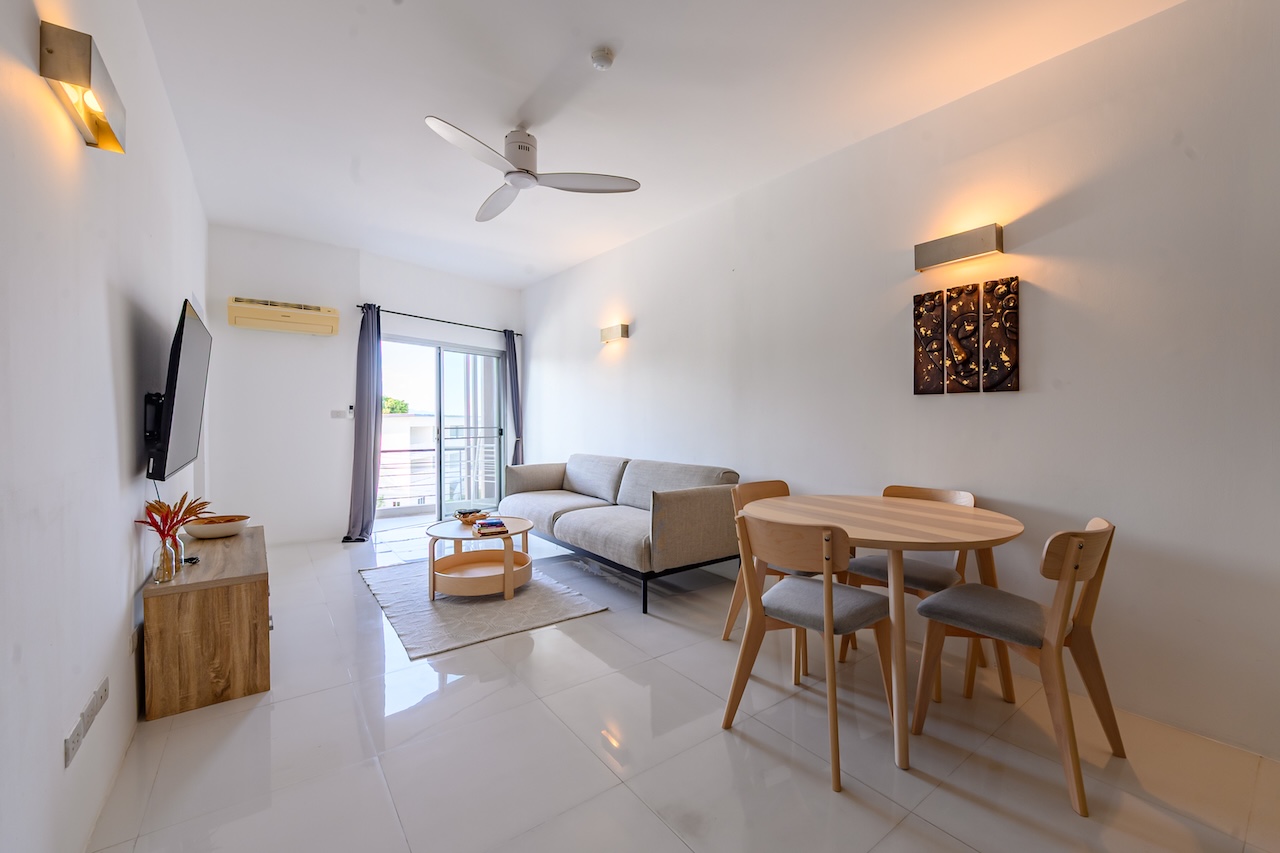 Bang Rak Sea View Condo Apartments For Sale Living Area