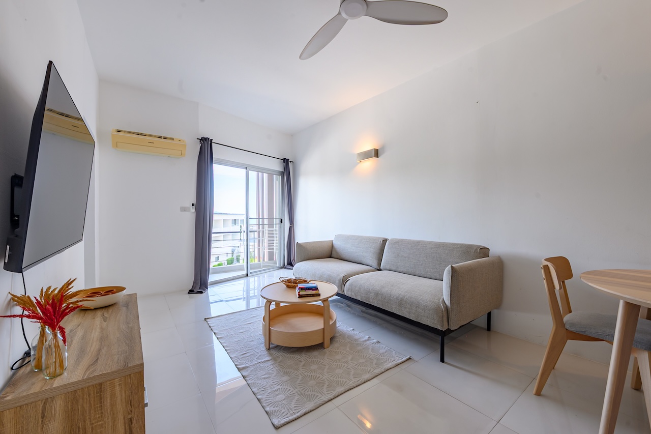 Bang Rak Sea View Condo Apartments For Sale Lounge