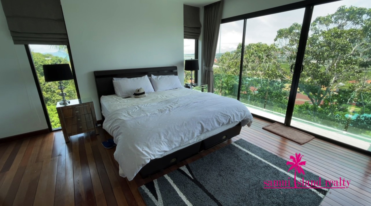 Bang Rak Sea View Villa Master bedroom