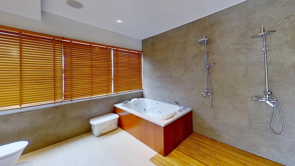 Chaweng Noi Pool Villa Bathtub