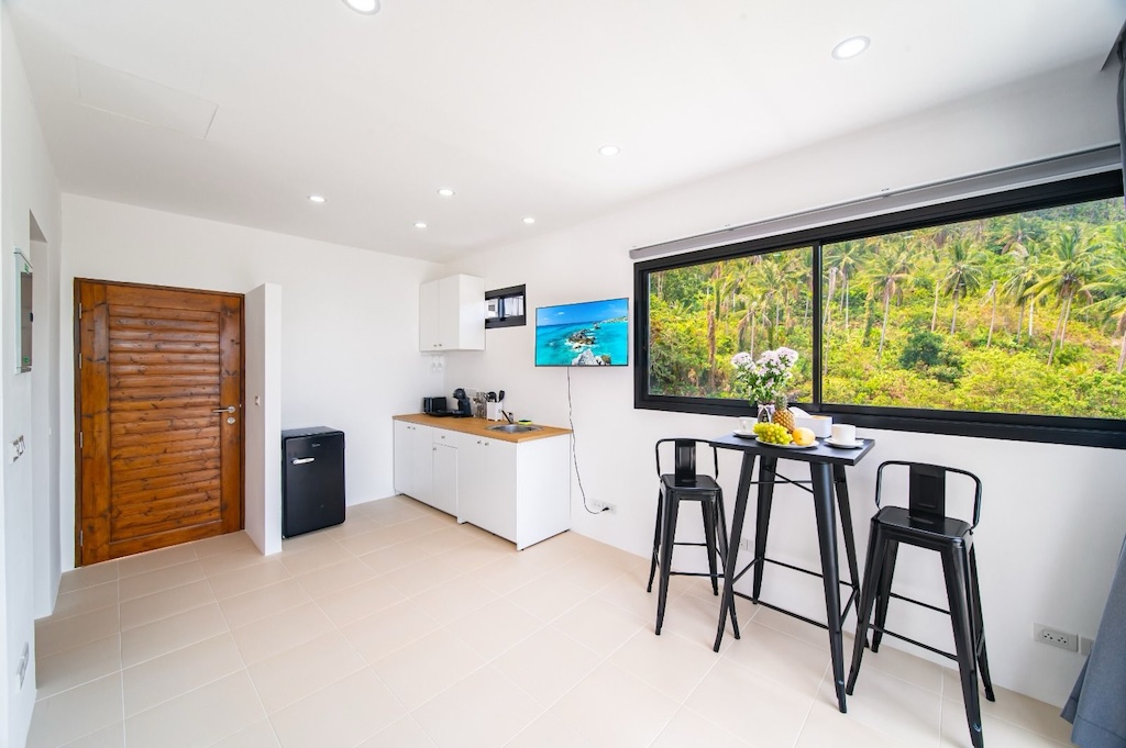 Emerald Bay View Samui Living area