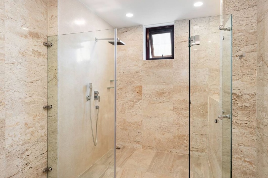 Laem Yai Sea View Villa Samui Shower