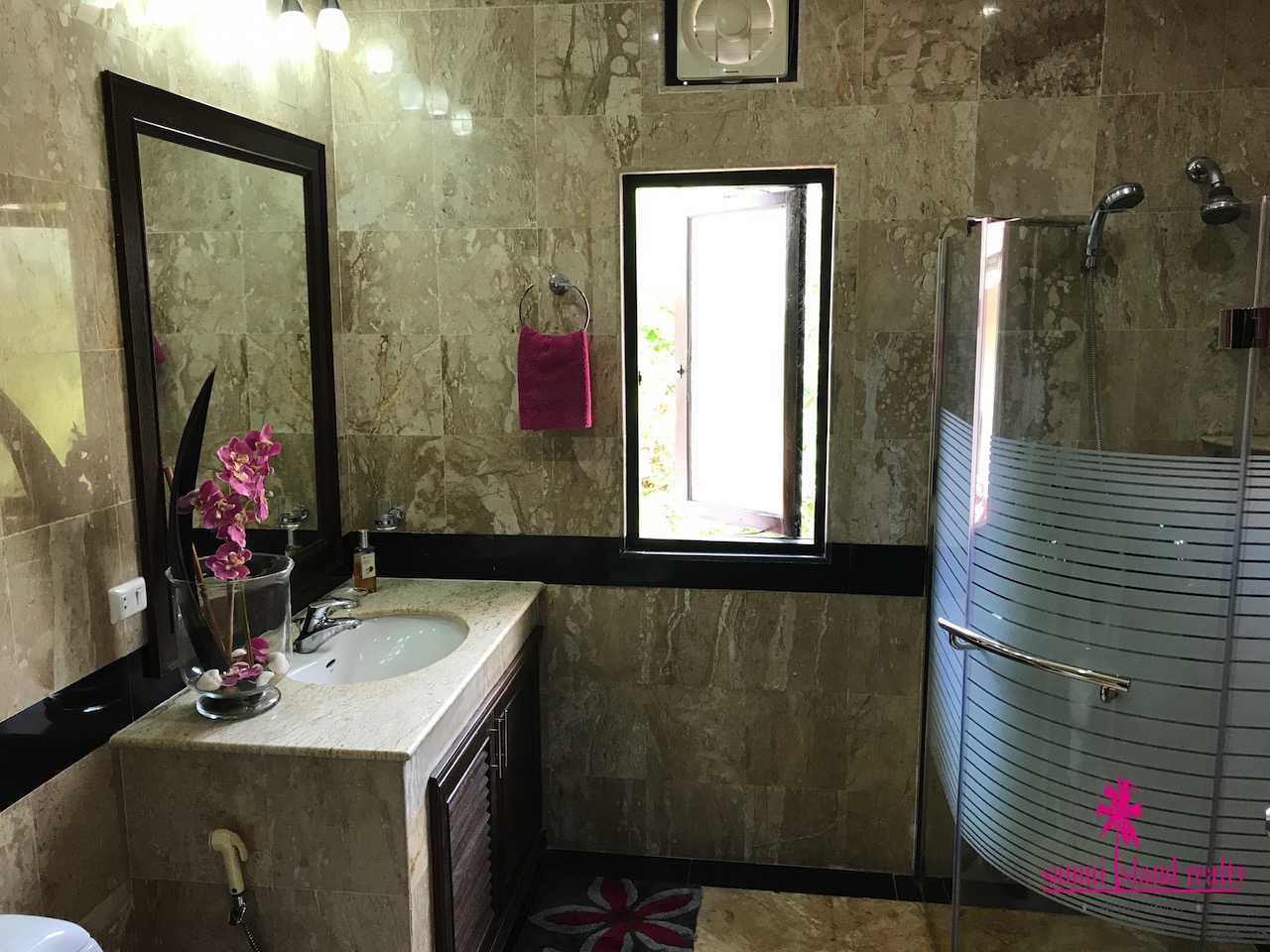 Luxury Town House Property Ko Samui Bathroom