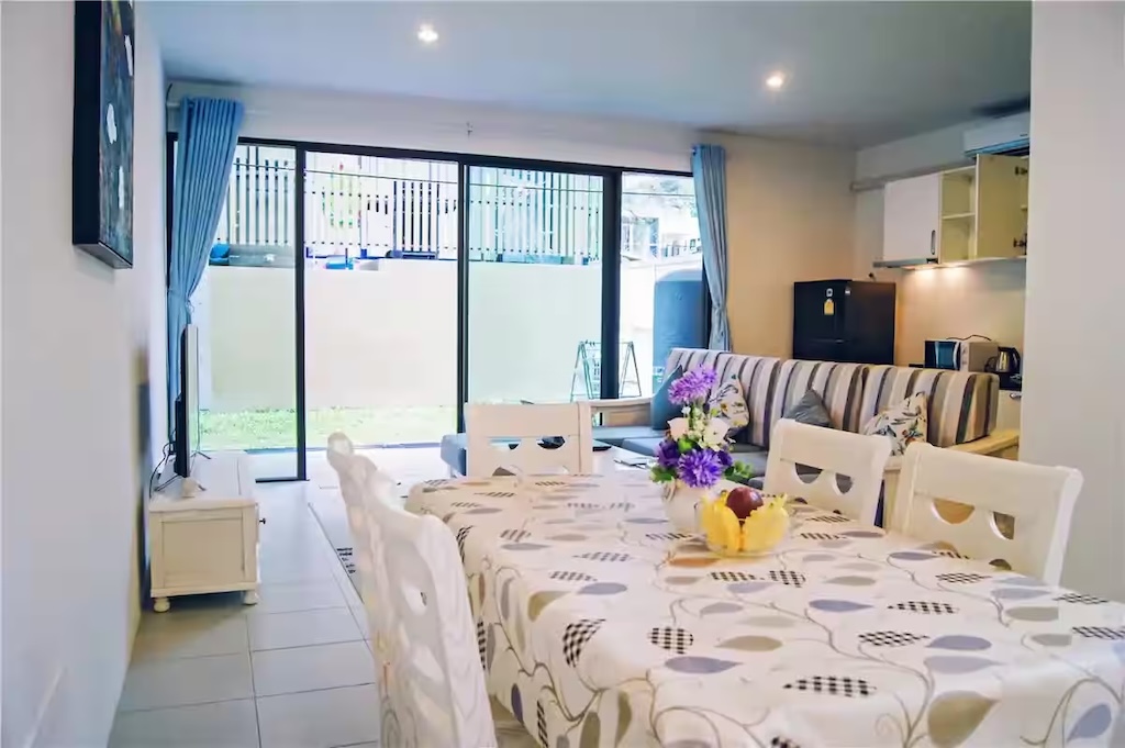 Replay Townhouse Ko Samui Dining