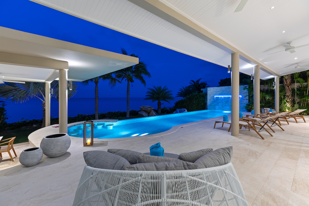 Samrong Bay Oceanfront Villa Terrace