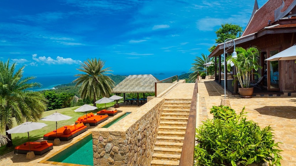 Samui Luxury Villa Walkway
