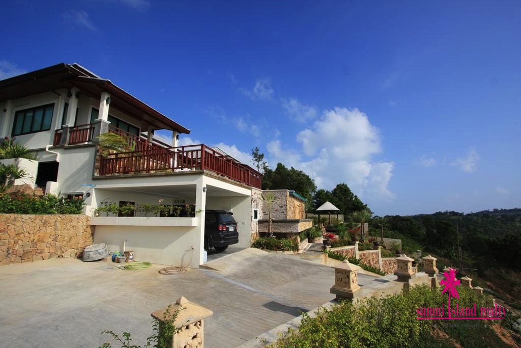 Sunrise Villa Koh Samui Driveway