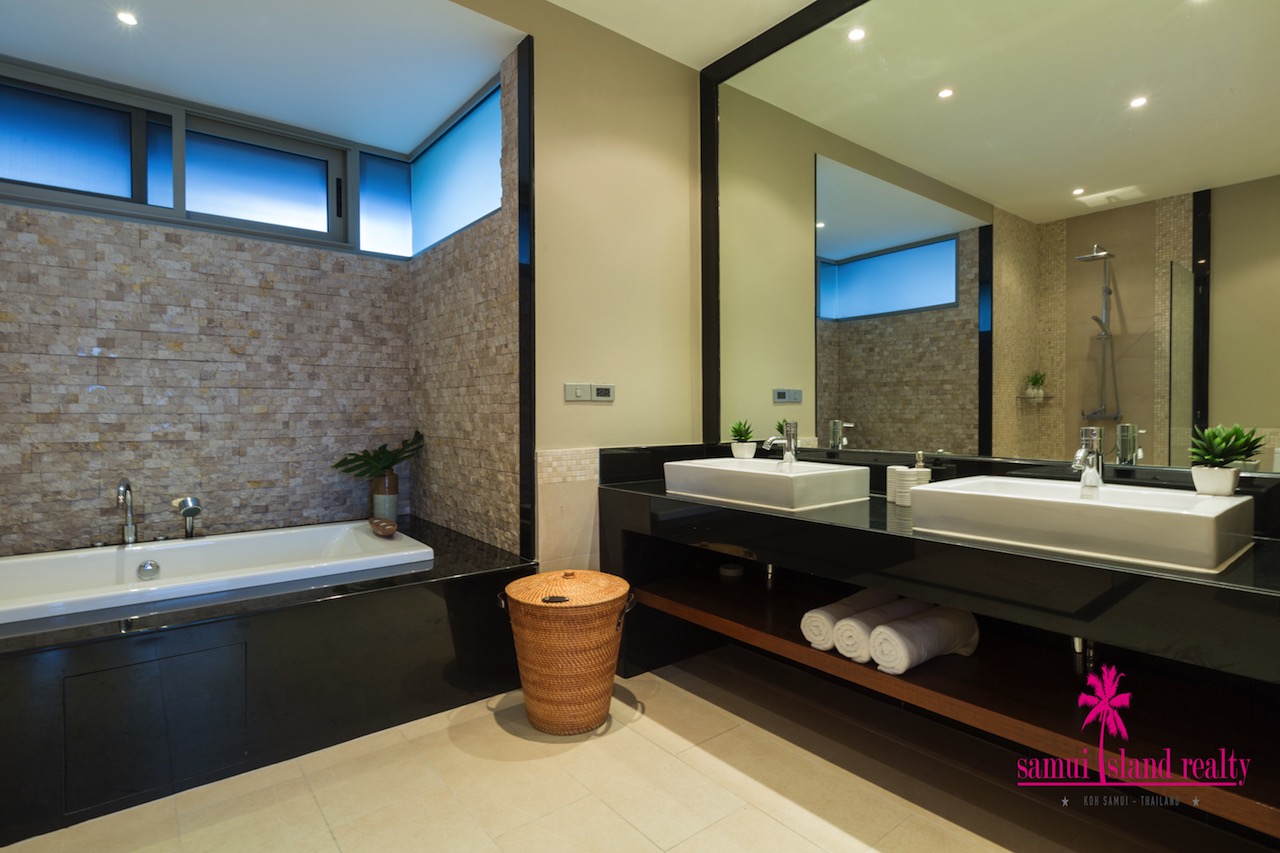 Villa Ganesh Bathroom