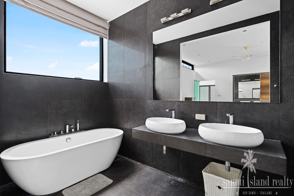 Vista Del Mare Villa KOh Samui Bathroom