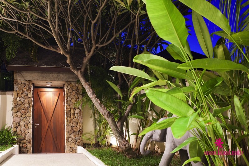 Koh Samui Oceanfront Villa For Sale Entrance