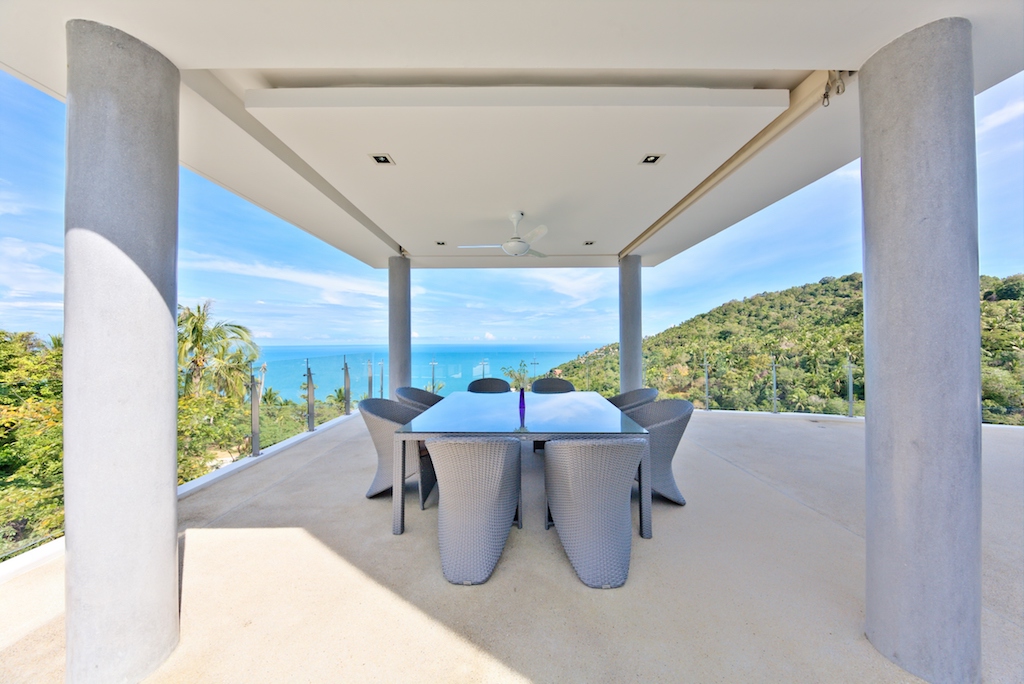 Poolside Sala