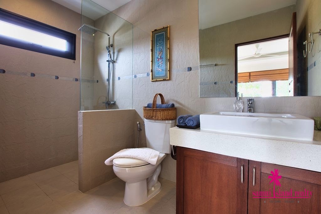 Villa Morgan Bathroom