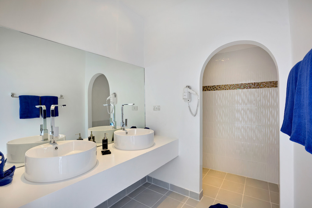 Samui Beachfront Resort For Sale Bathroom