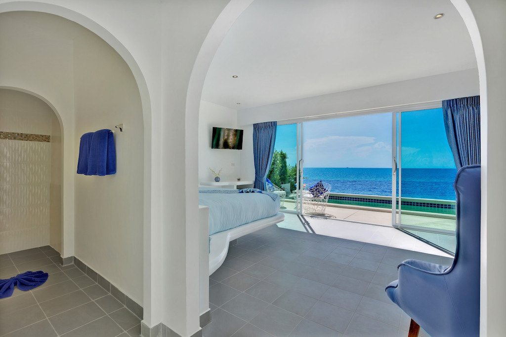 Samui Beachfront Resort For Sale BedRoom
