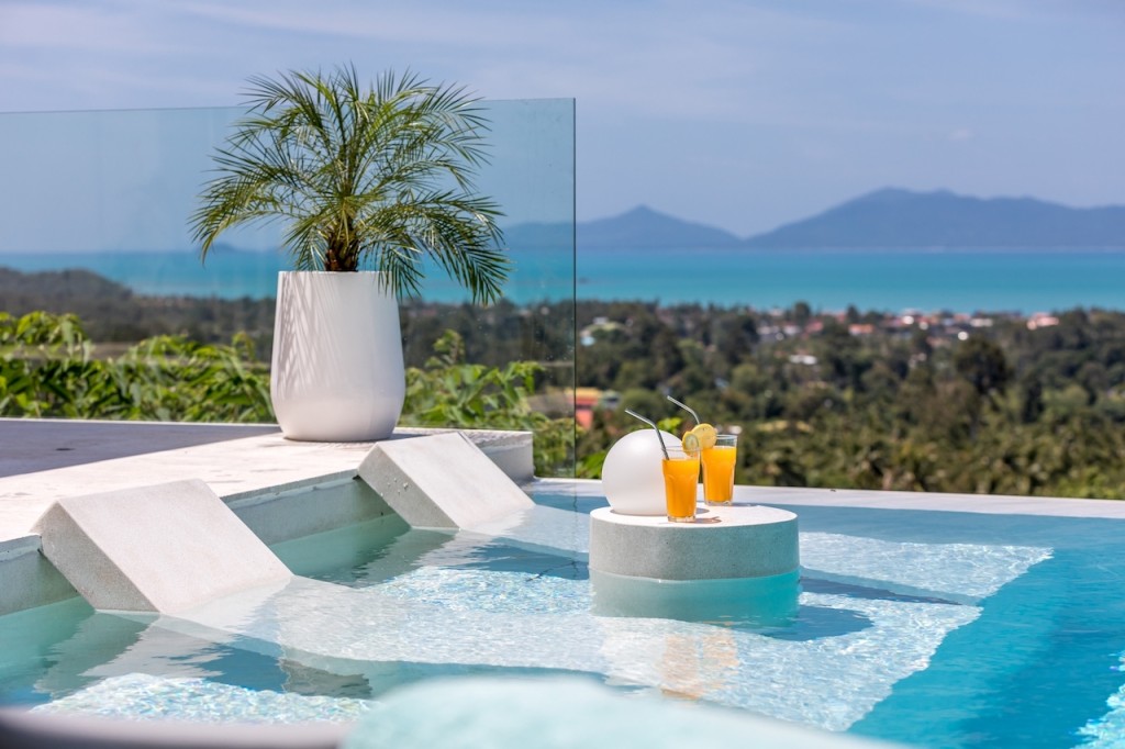 Sea View Luxury Property Pool Loungers