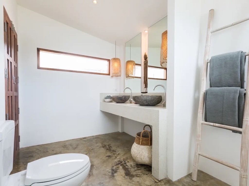 Samui Beachfront Villa Bathroom