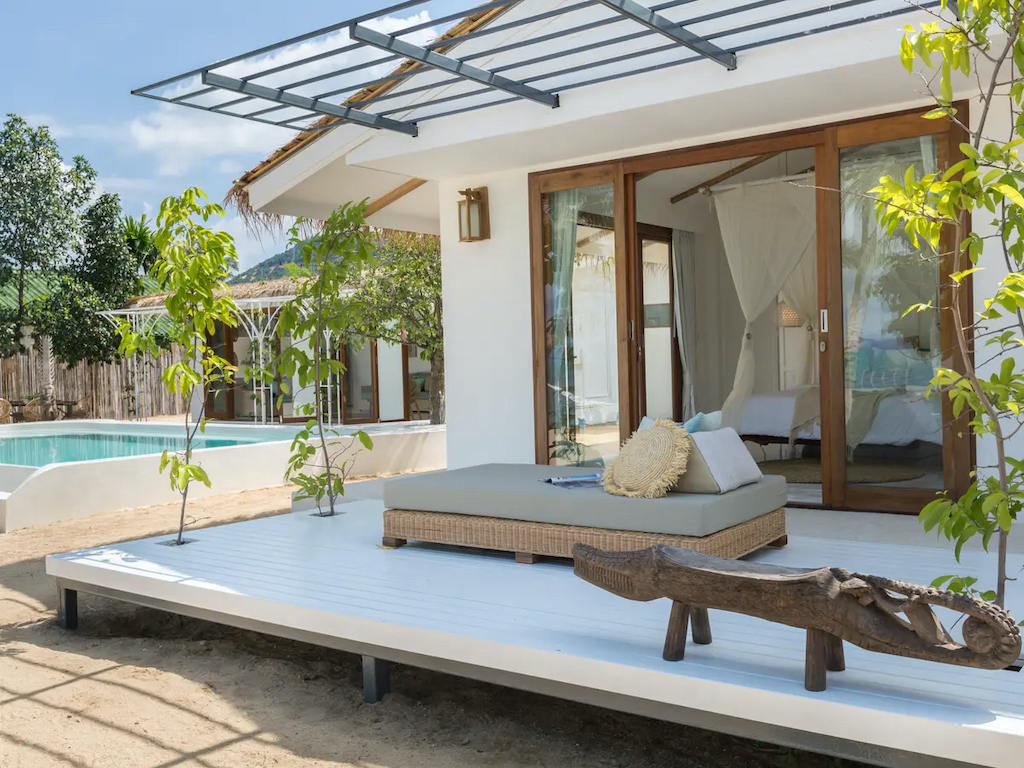 Samui Beachfront Villa Bedroom Exterior