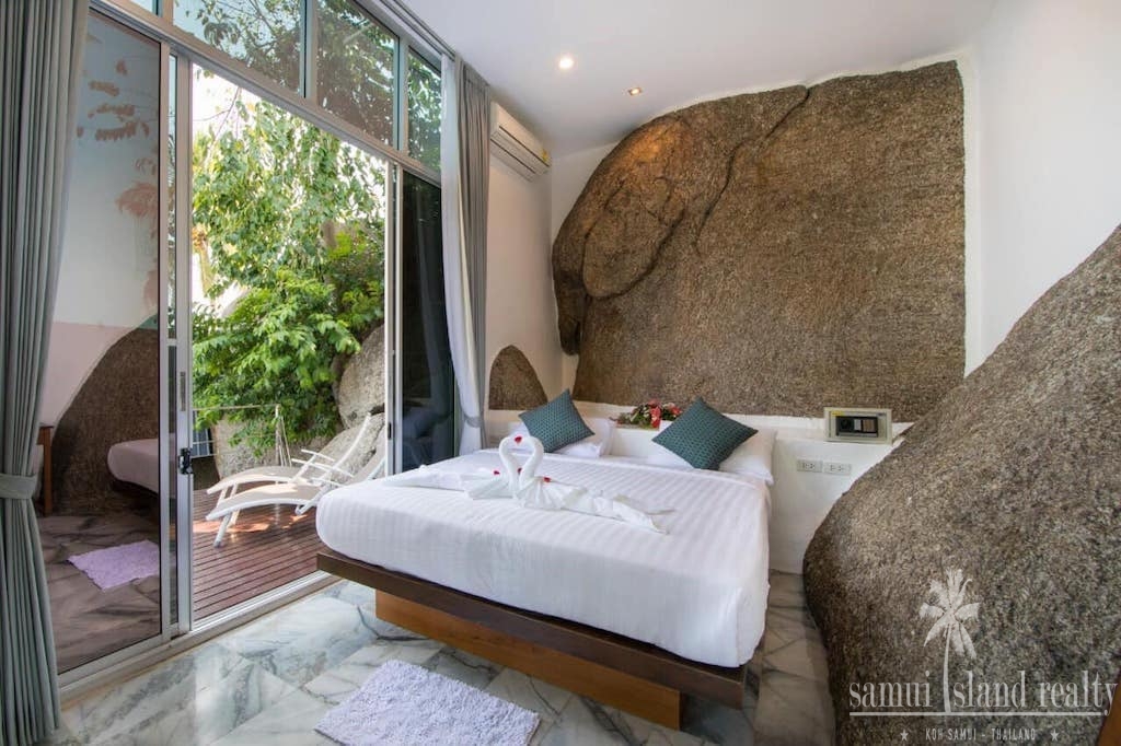 Lamai Beachfront Resort & Land Bedroom