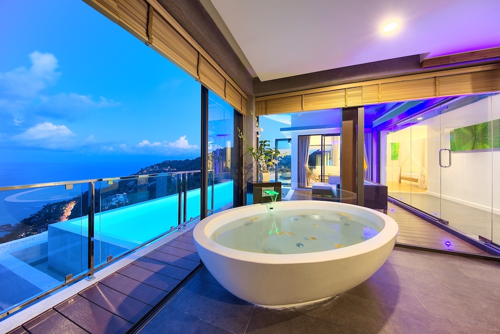 Luxury Koh Samui Property Bathtub