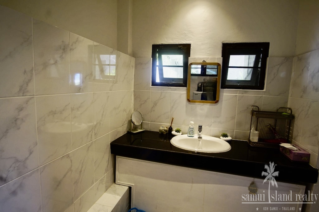 Koh Samui 4-Bedroom Sea View Villa Bathroom