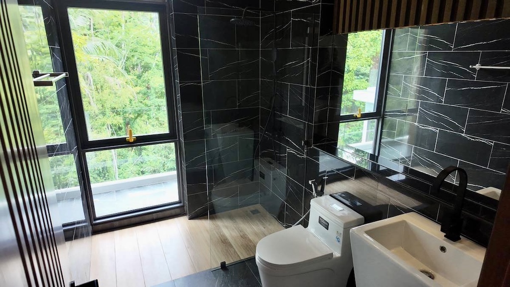 Lamai Modern Villas Bathroom