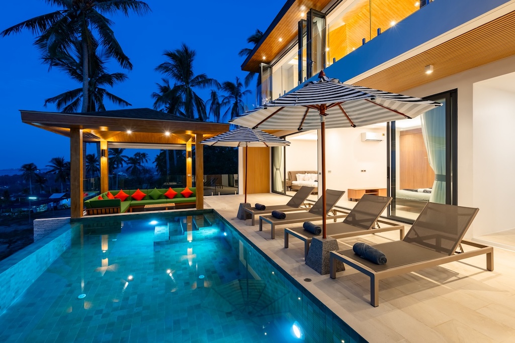 Suay Baanpak Samui Night