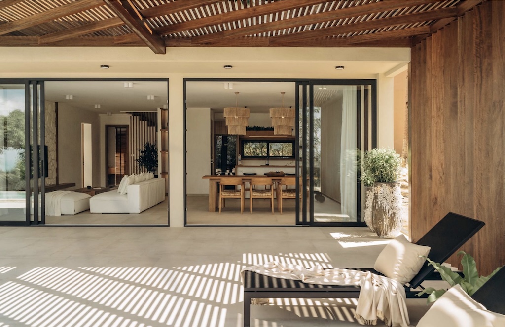 Istani Villas Covered Terrace