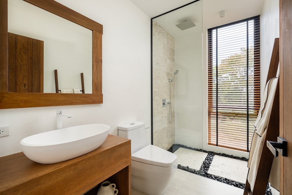 Istani Koh Samui Villa For Sale Bathroom