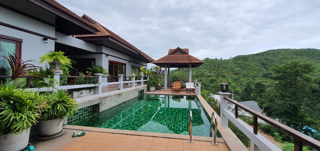 Bangrak Sea View Villa In Koh Samui Pool