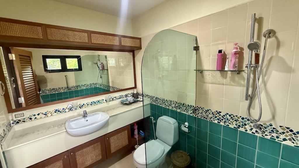 Koh Samui Thai Style Property For Sale Bathroom