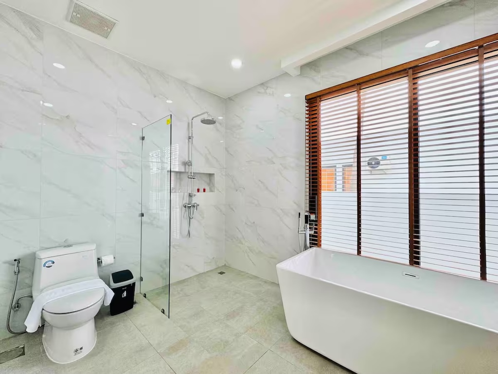 Koh Samui Villa For Sale In Bangrak Bathroom