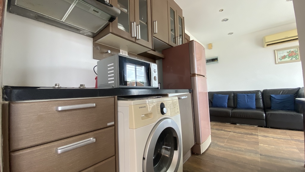 Baan Arisara One Bedroom Apartment Kitchen