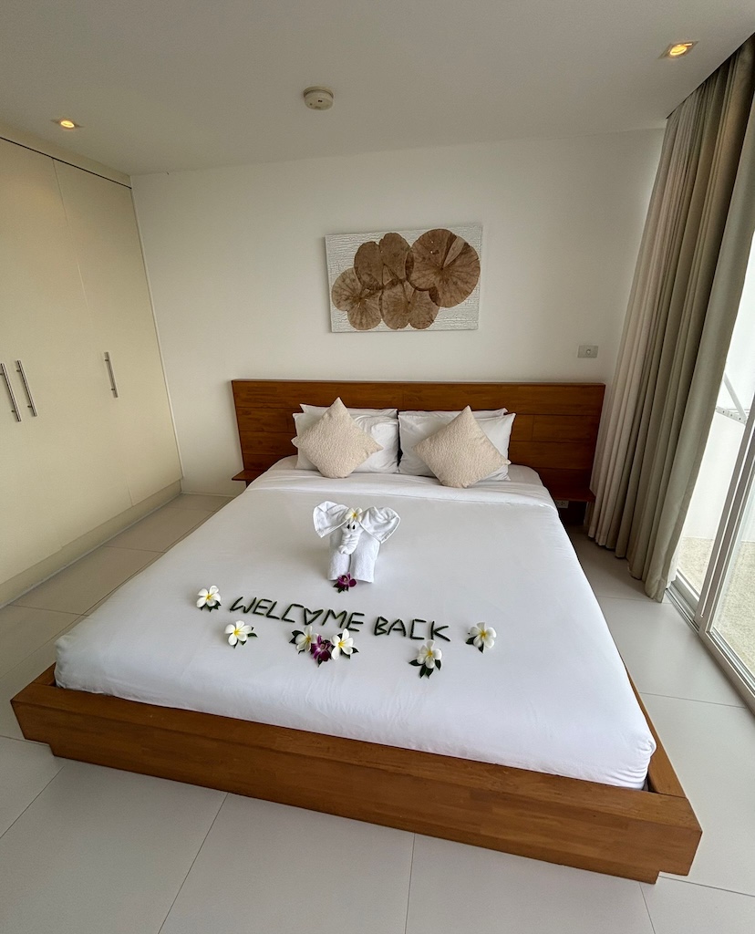Code Samui Apartment Bedroom