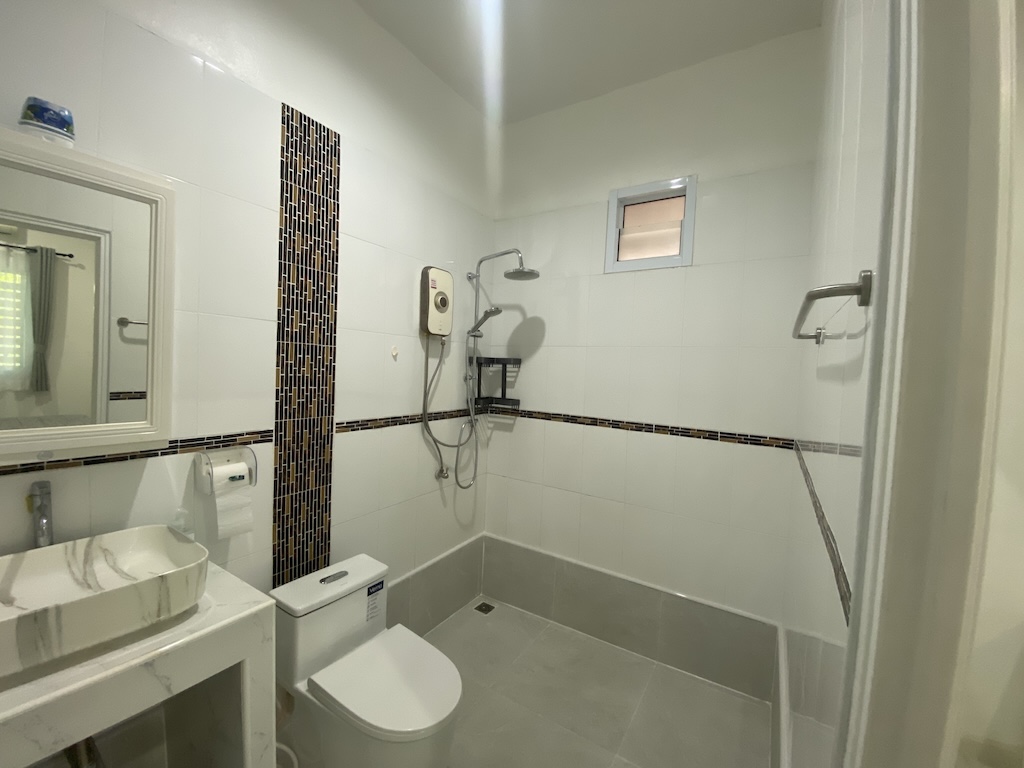 Koh Samui Maenam Bungalow Bathroom