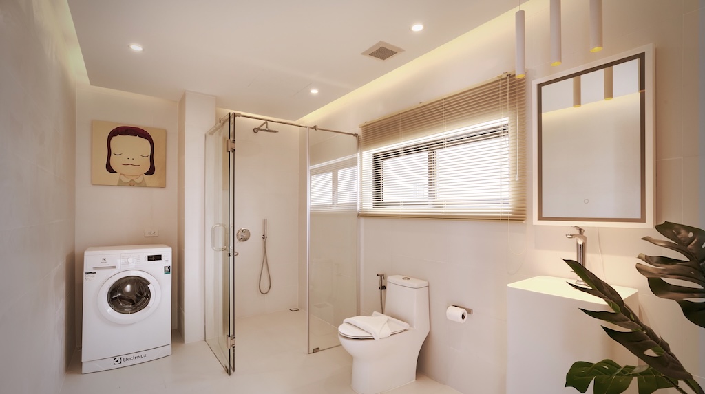 The Coast Breeze Residences Bathroom