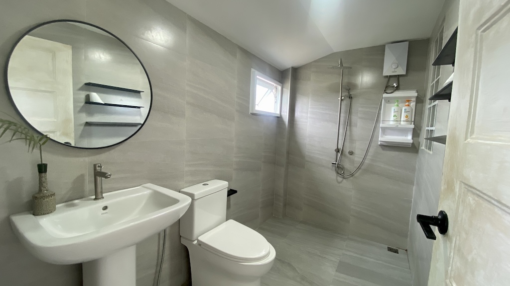 Bangrak Modern Townhouse For Sale Bathroom