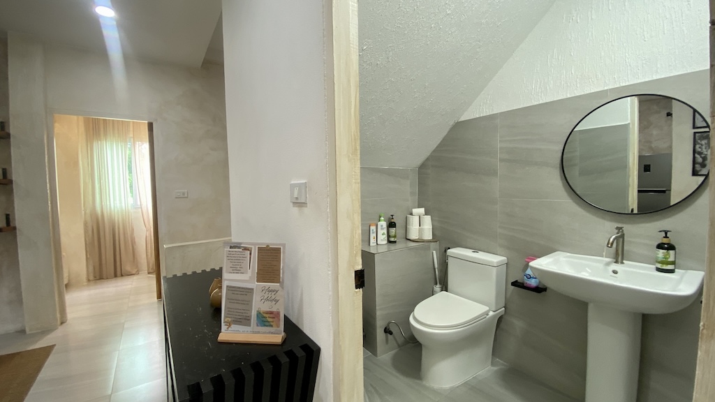 Bangrak Modern Townhouse For Sale Bathroom