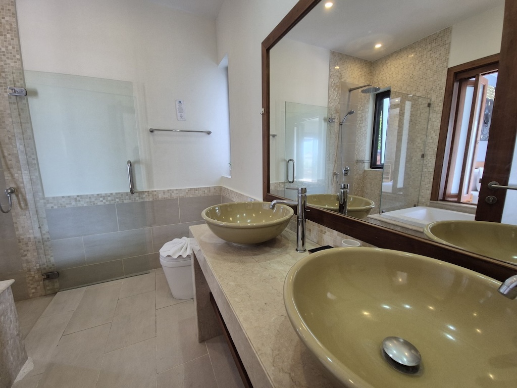 Koh Samui Choeng Mon Villa For Sale Bathroom
