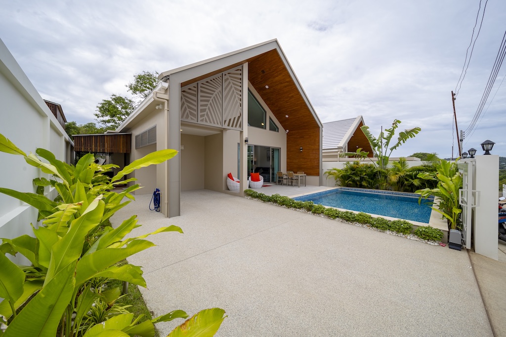 Pool Villa For Sale In Chaweng Koh Samui Parking
