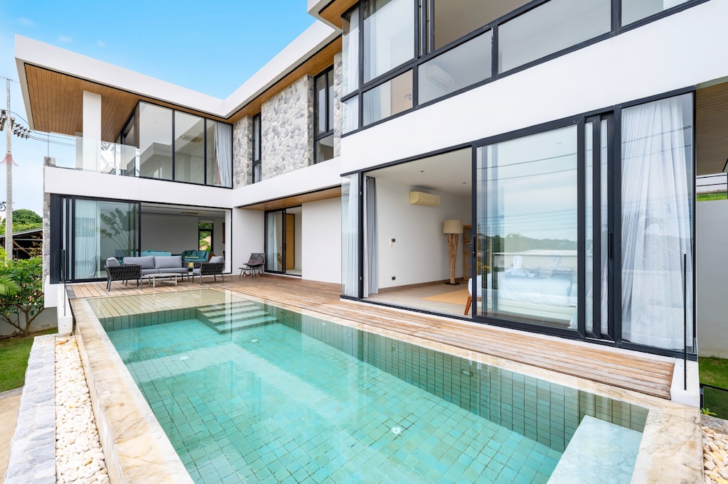 4-Bed Villa For Sale At the Bay Ko Samui Pool
