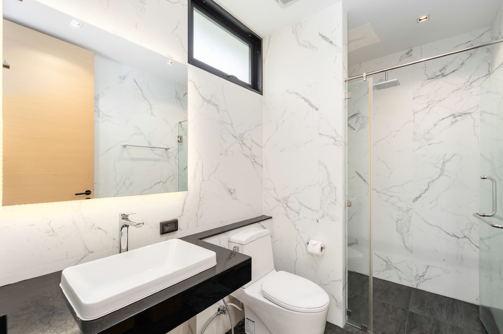 4-Bed Villa For Sale At The Bay Ko Samui Bathroom