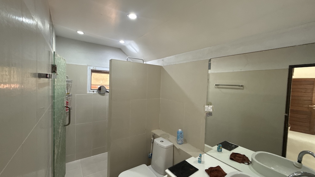 Koh Samui Bungalow Property In Laem Sor Bathroom