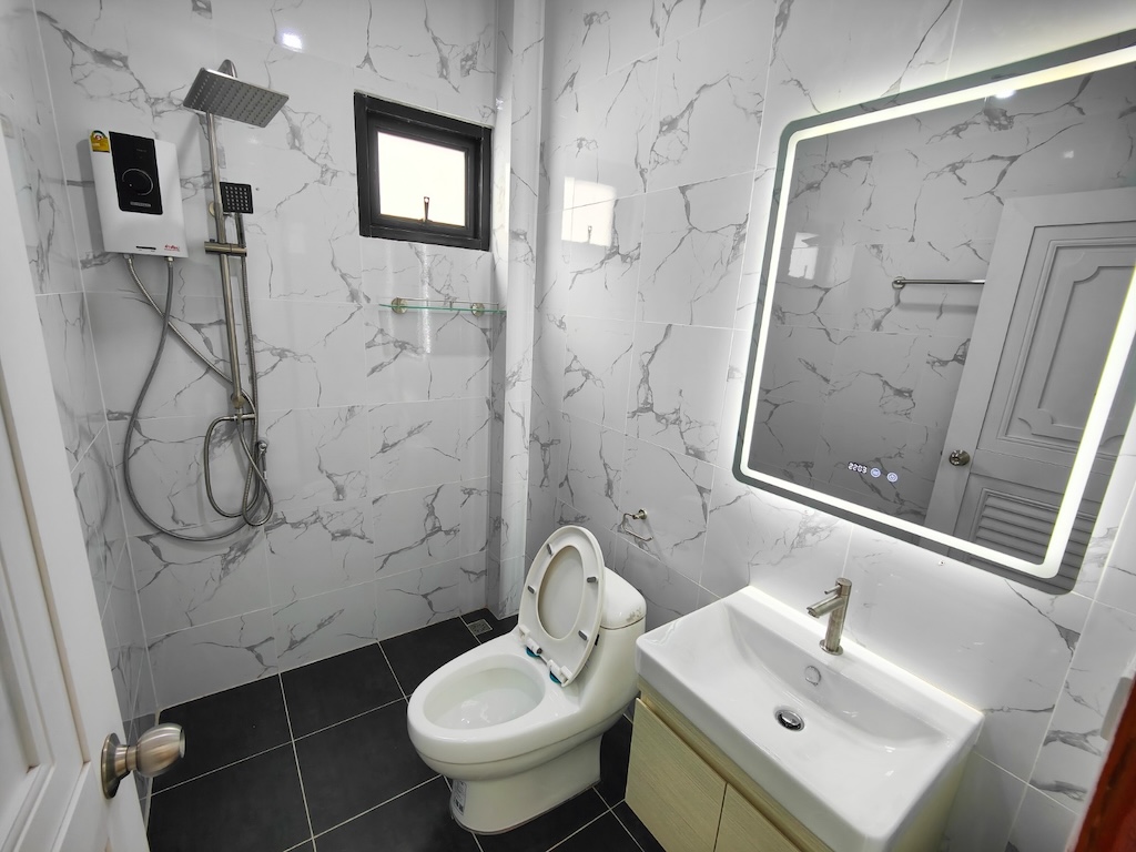 Koh Samui Pool Villa For Sale in Lipa Noi Bathroom