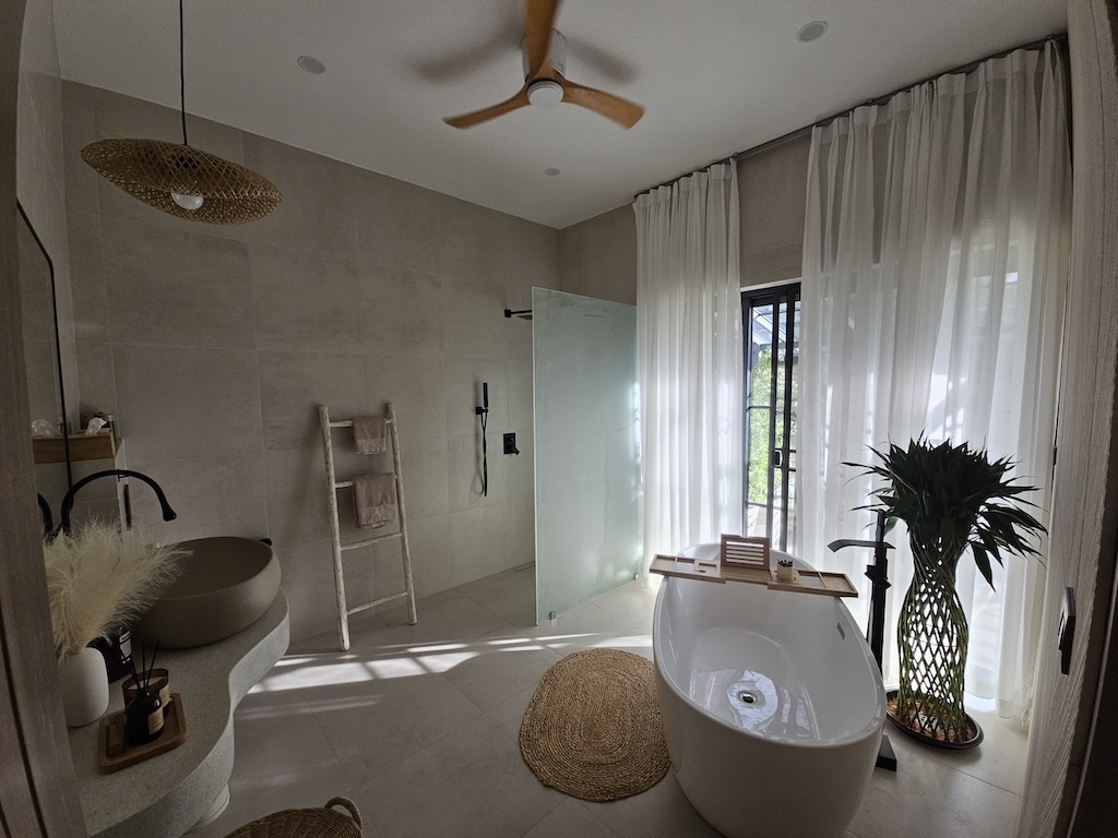 Koh Samui Property For Sale At Tongson Bay Villas Bathroom