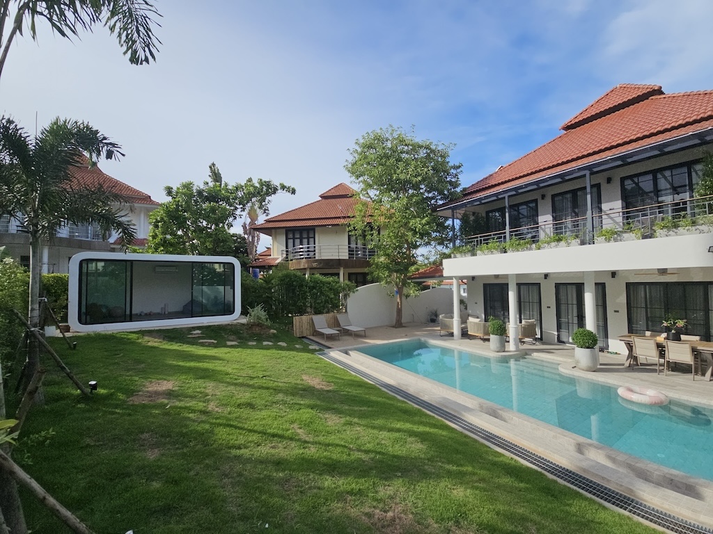 Koh Samui Property For Sale At Tongson Bay Villas Lawn