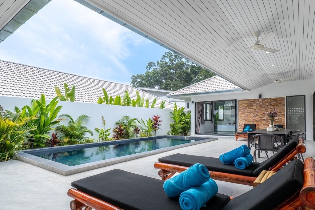 Newly Completed Villa In Lamai Sun Loungers