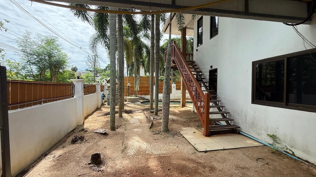 Renovation Property For ale In Lamai Stairs