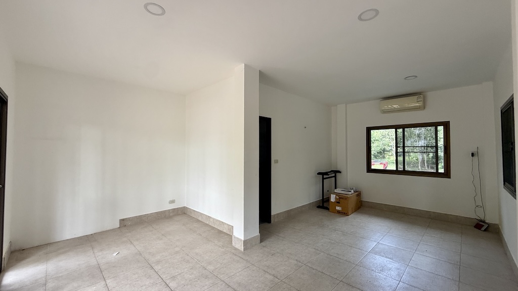 Renovation Property For Sale In Lamai Bedroom